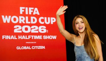 Quién es el cantante nigeriano que acompañó a Shakira en la apertura del Mundial