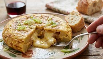 Jesús Sánchez, chef: “La tortilla perfecta lleva 4 papas, 1 cebolla, 6 huevos, queso y aceite de oliva”