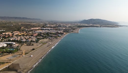 Palomares era una pequeña localidad agrícola y pesquera de Almería, con alrededor de 1500 habitantes en la década de 1960, hasta que el 17 de enero de 1966 quedó en el centro de una crisis nuclear