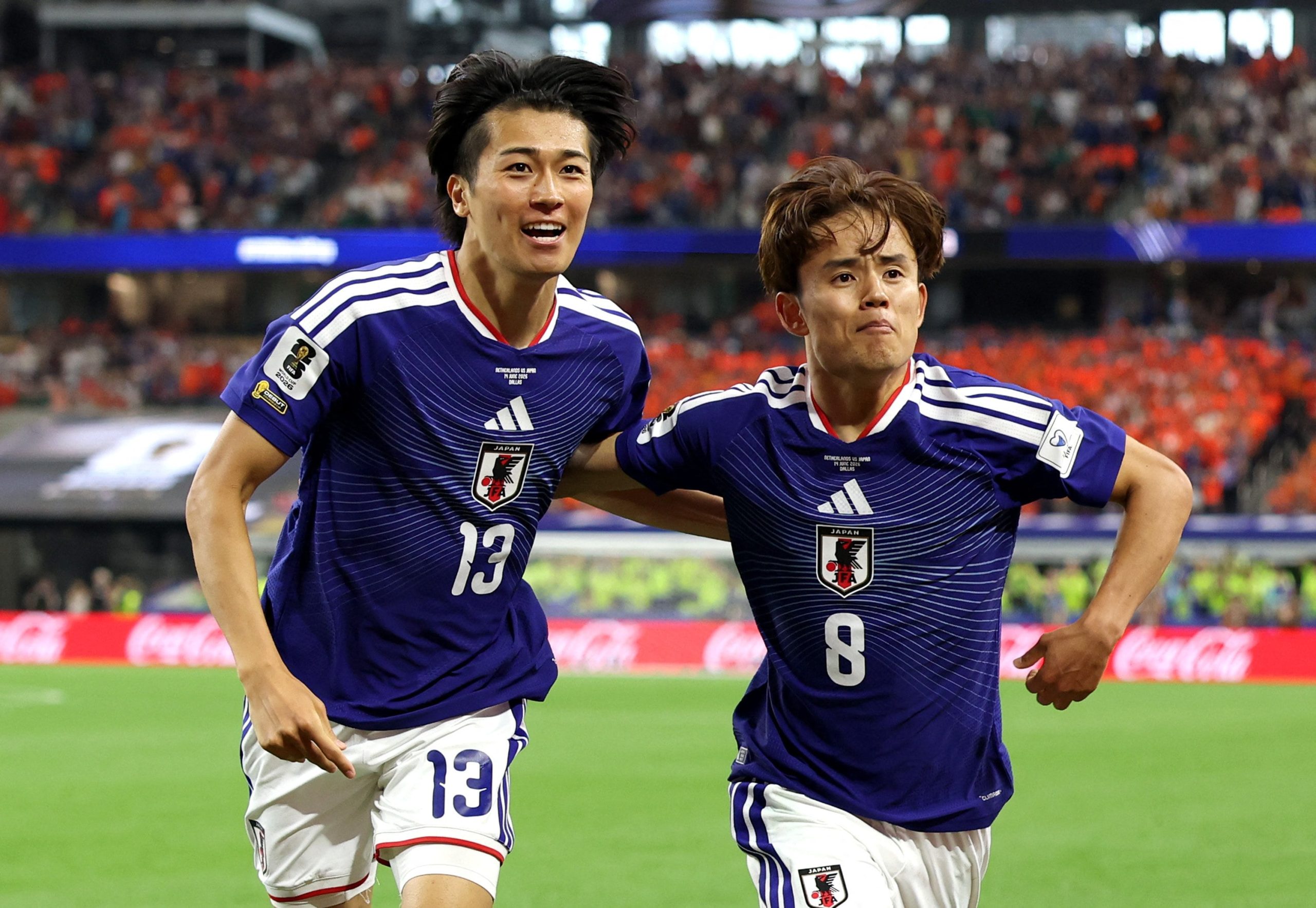 Takefusa Kubo (derecha) no estará disponible para el partido de este lunes entre Brasil y Japón