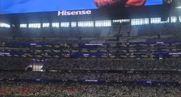 La reacción de Manu Ginóbili a una gran jugada de Messi y la ovación que se llevó de todo el estadio