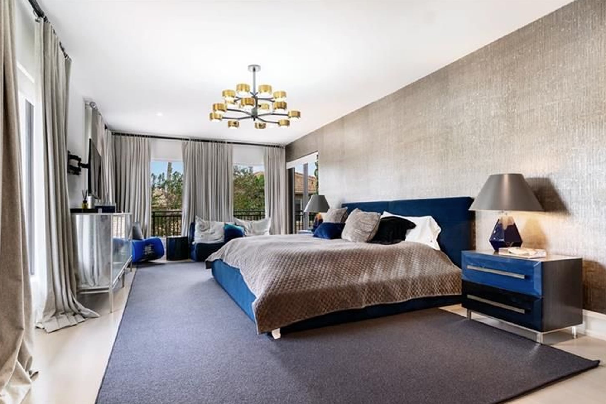 La casa tiene ocho habitaciones, dos son suites VIP con 148 metros cuadrados