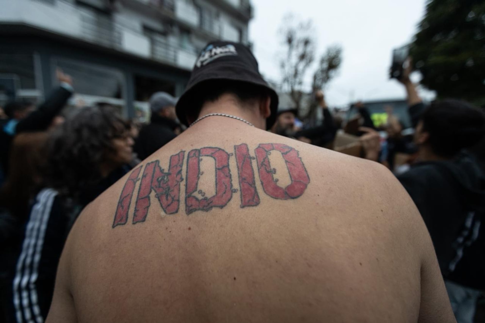 El Indio está en banderas, remeras y también en la piel de los fanáticos