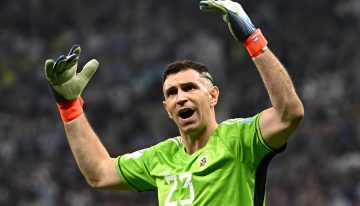 Juventus avanza por Dibu Martínez: la oferta millonaria que evalúa Aston Villa