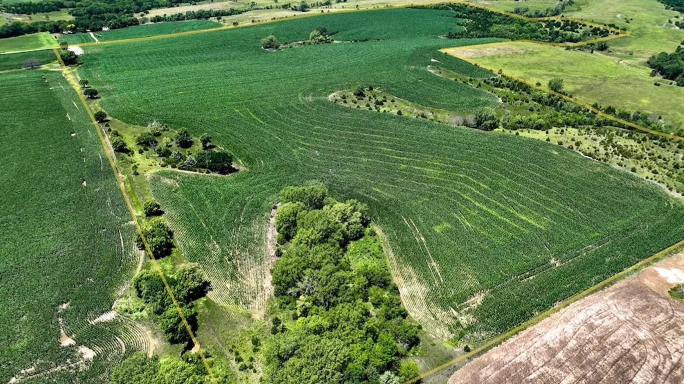 Los terrenos que ofrece el pueblo son gratis, aunque cada familia debe invertir en la construcción de la vivienda. (Foto: LandSearch)