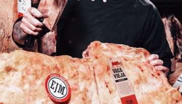 Abre solo los sábados, le compran chefs premiados y rescató el sabor perdido en la carne que comía su abuelo en España