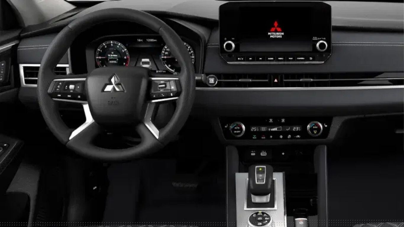 El SUV Outlander equipa un tablero digital de 12,3”, pantalla multimedia de 9” con Apple CarPlay y Android Auto, cargador inalámbrico y techo panorámico. Foto: Mitsubishi-motors.com.ar.