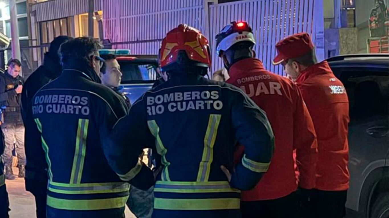 un operador del DUAR evaluó a los trabajadores que manipularon el bloque.  (Foto: gentileza El Doce)
