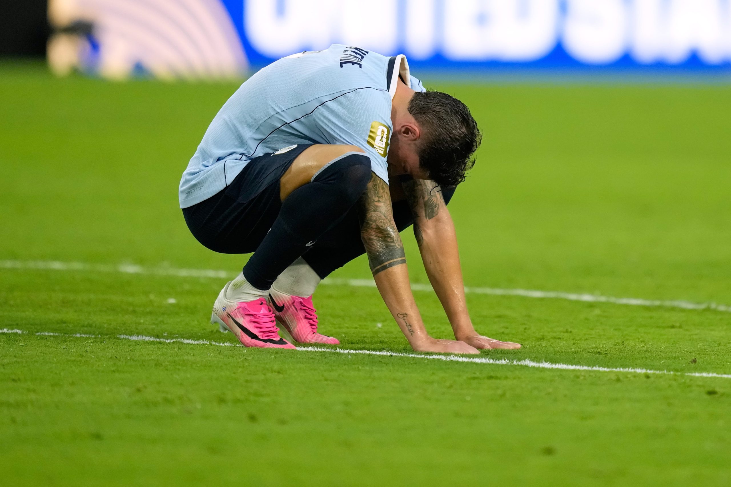 El volante uruguayo Federico Valverde (8) reacciona tras desperdiciar una ocasión de gol contra Cabo Verde en el Grupo H del Mundial, el domingo 21 de junoo de 2026, en Miami Gardens, Florida 
