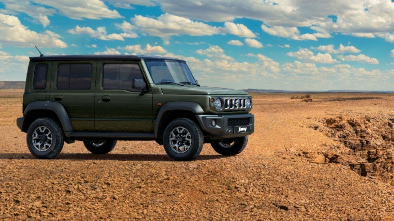 La Suzuki Jimny 5P equipa un motor 1.5L con una potencia de 100 CV y 130 Nm de torque. Viene en dos versiones: caja manual o automática. Foto: Suzuki.com.ar.
