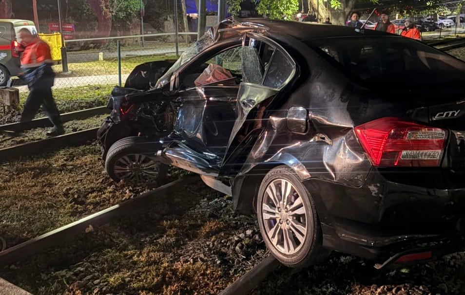 Así quedó el auto que conducía Ernestina Pais 