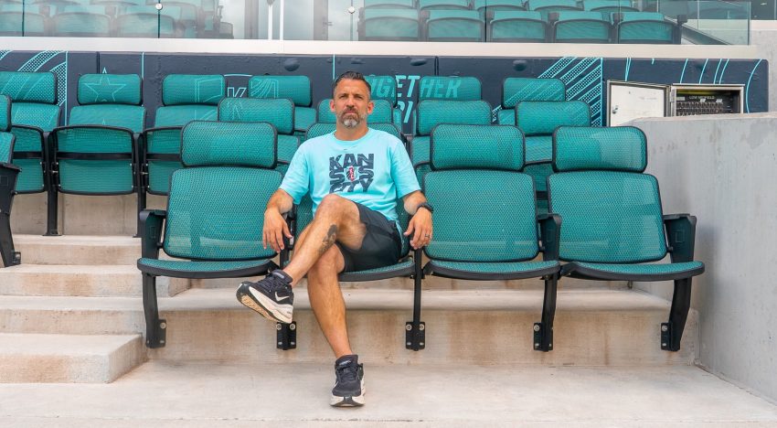 El argentino que jugó con Tevez, se fue del país a los 14 y trabajará cerca de la Selección durante el Mundial