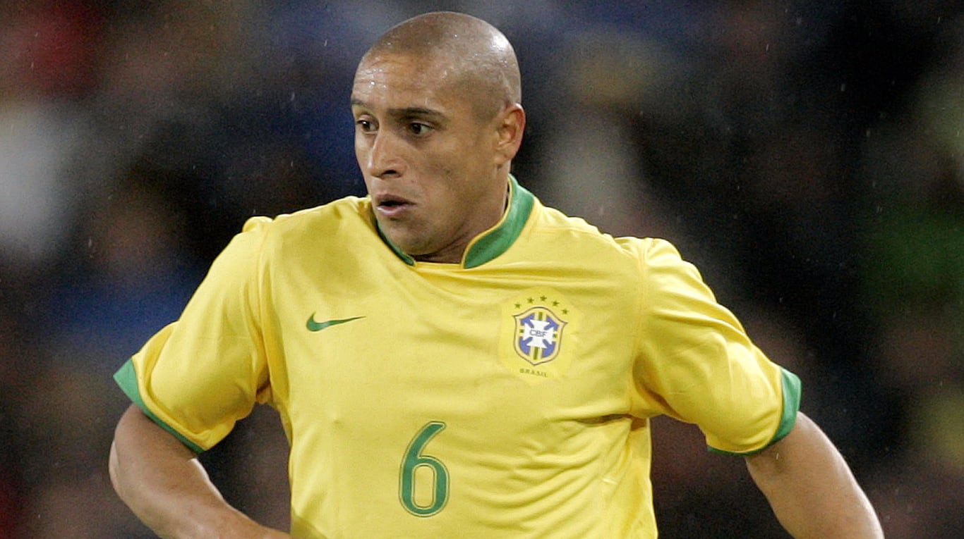 Roberto Carlos, leyenda de la Selección de Brasil, eligió al jugador de Argentina que encajaría en su país. (Foto: AFP)