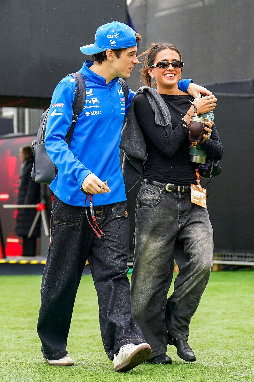 Franco Colapinto y Maia Reficco juntos con looks streetwear Foto: Every Second Media/Alamy Live News vía Grosby Group