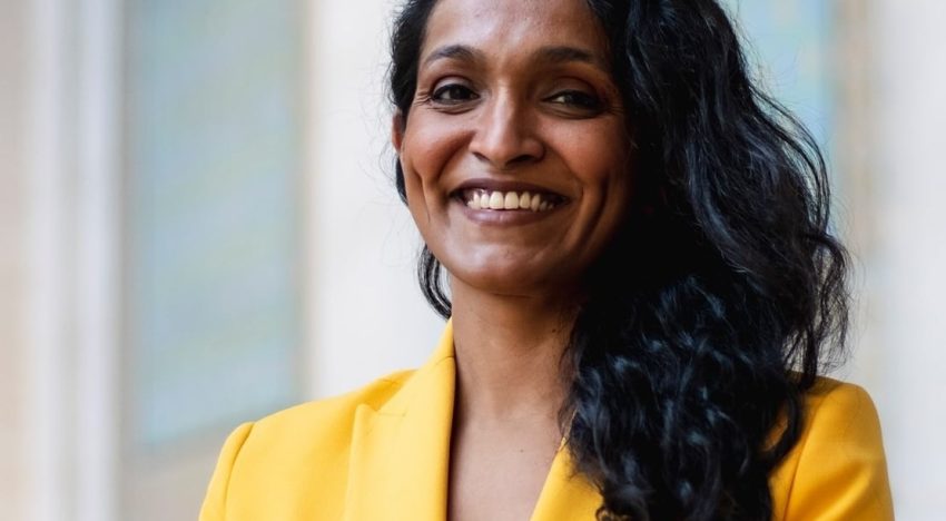 La “Mamdani” de Los Ángeles: Nithya Raman, exaliada de Karen Bass, entra en la carrera por la alcaldía
