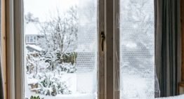 El truco finlandés para aislar las ventanas del frío