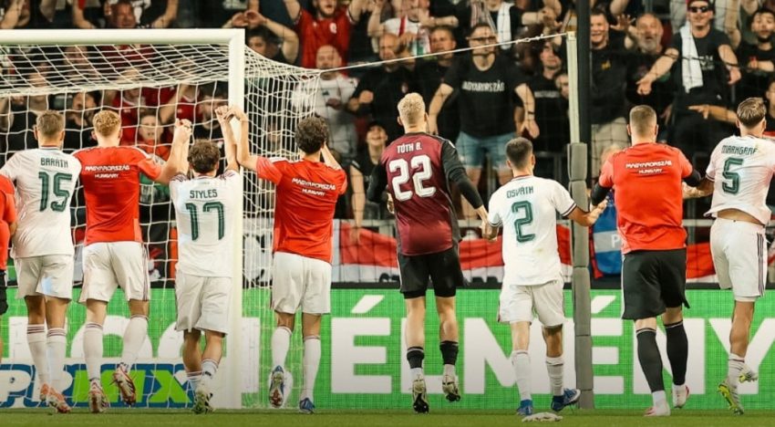 El momento en el que una “cámara araña” cae sobre la cancha en pleno partido entre Hungría y Kazajistán