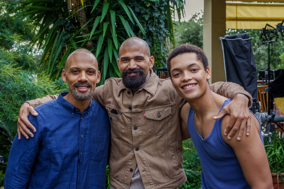 André, junto a los actore que interpretaron la historia de su vida