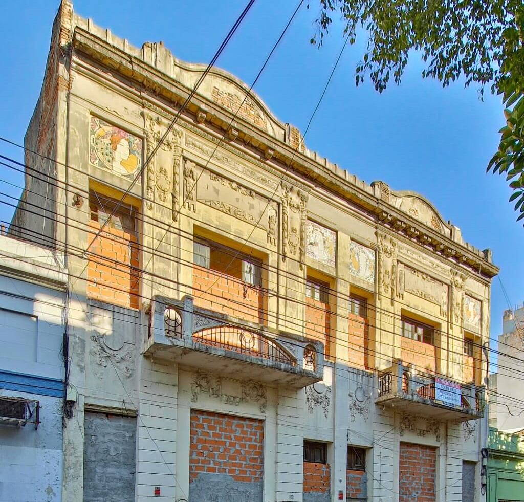La recuperación integral permitió rescatar un edificio que permaneció durante años cerrado y abandonado, conservando buena parte de su valor patrimonial y arquitectónico (Foto: @pablofe70 IG)
