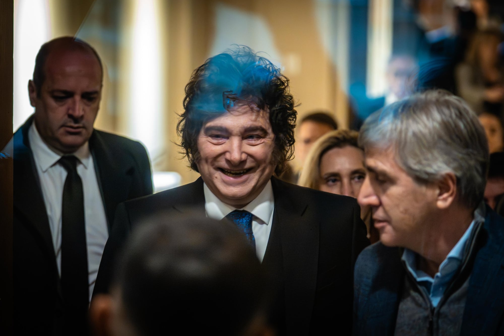 El presidente Javier Milei junto al ministro de Economía, Luis Caputo