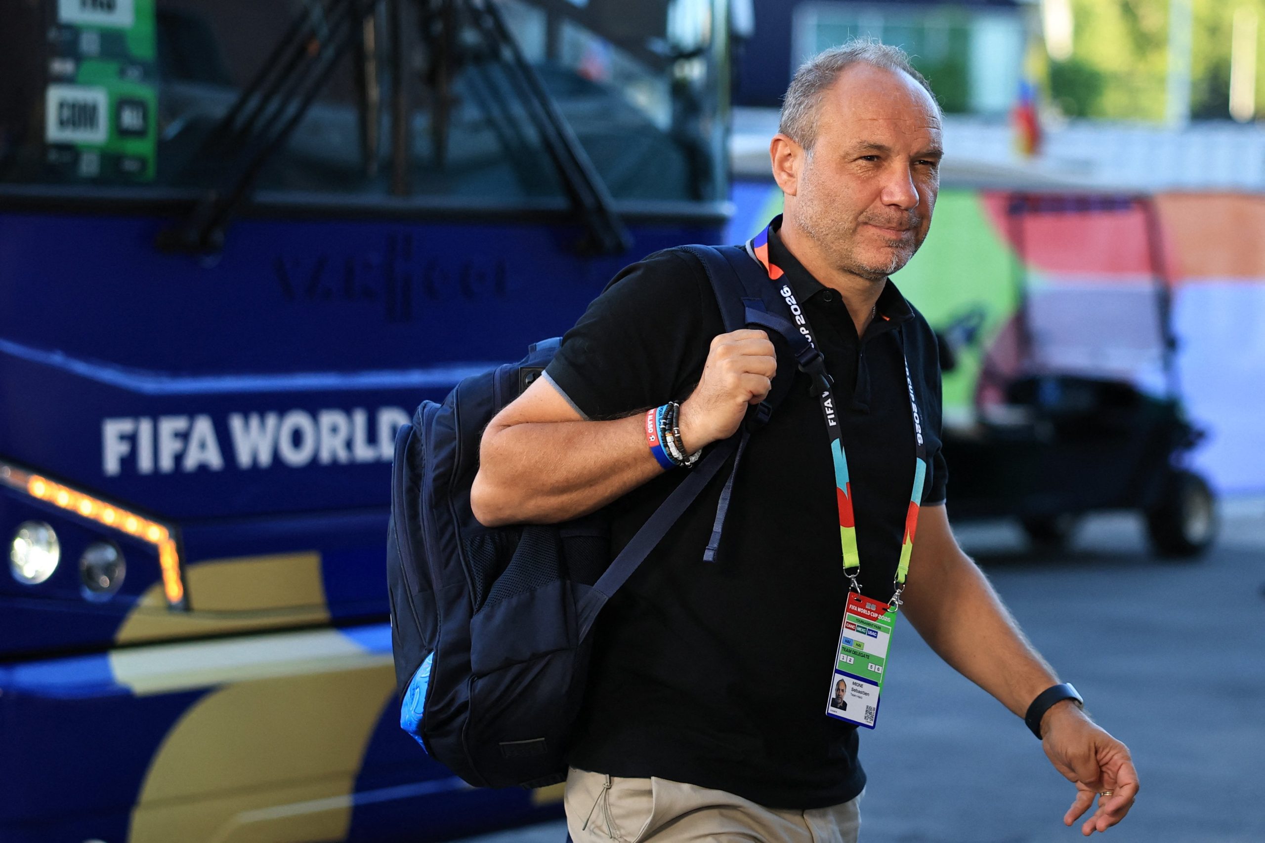 Sebastien Migne, entrenador de Haití, a su llegada al Boston Stadium, en Boston, sede del partido ante Escocia