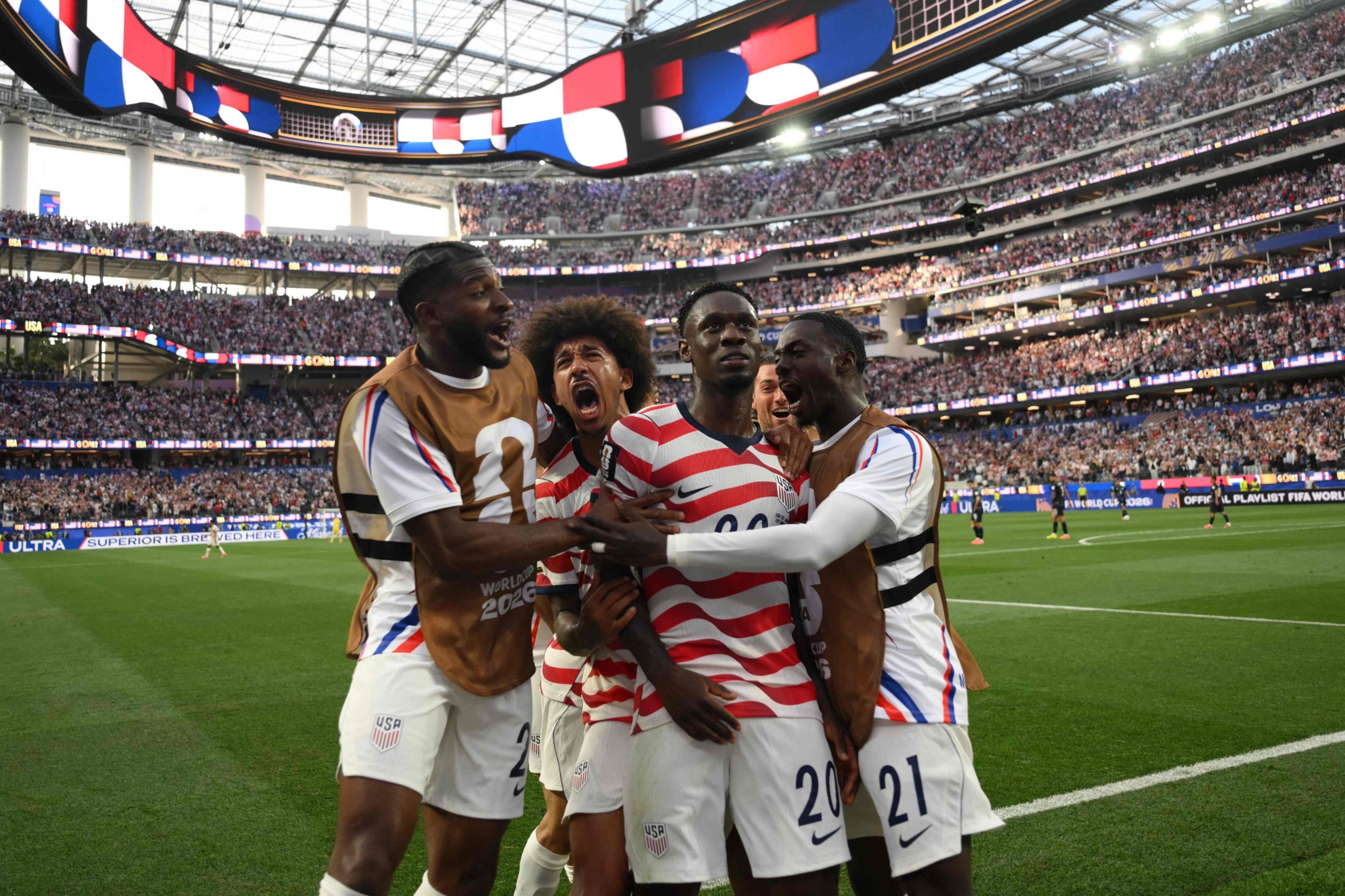 EE.UU. le gana a Paraguay 3-0
