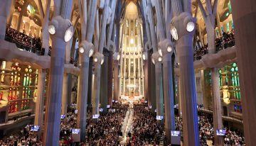 Visita del papa León XIV, en directo | El Papa oficia en la Sagrada Familia una misa con la presencia de los Reyes, Sánchez y varios ministros
