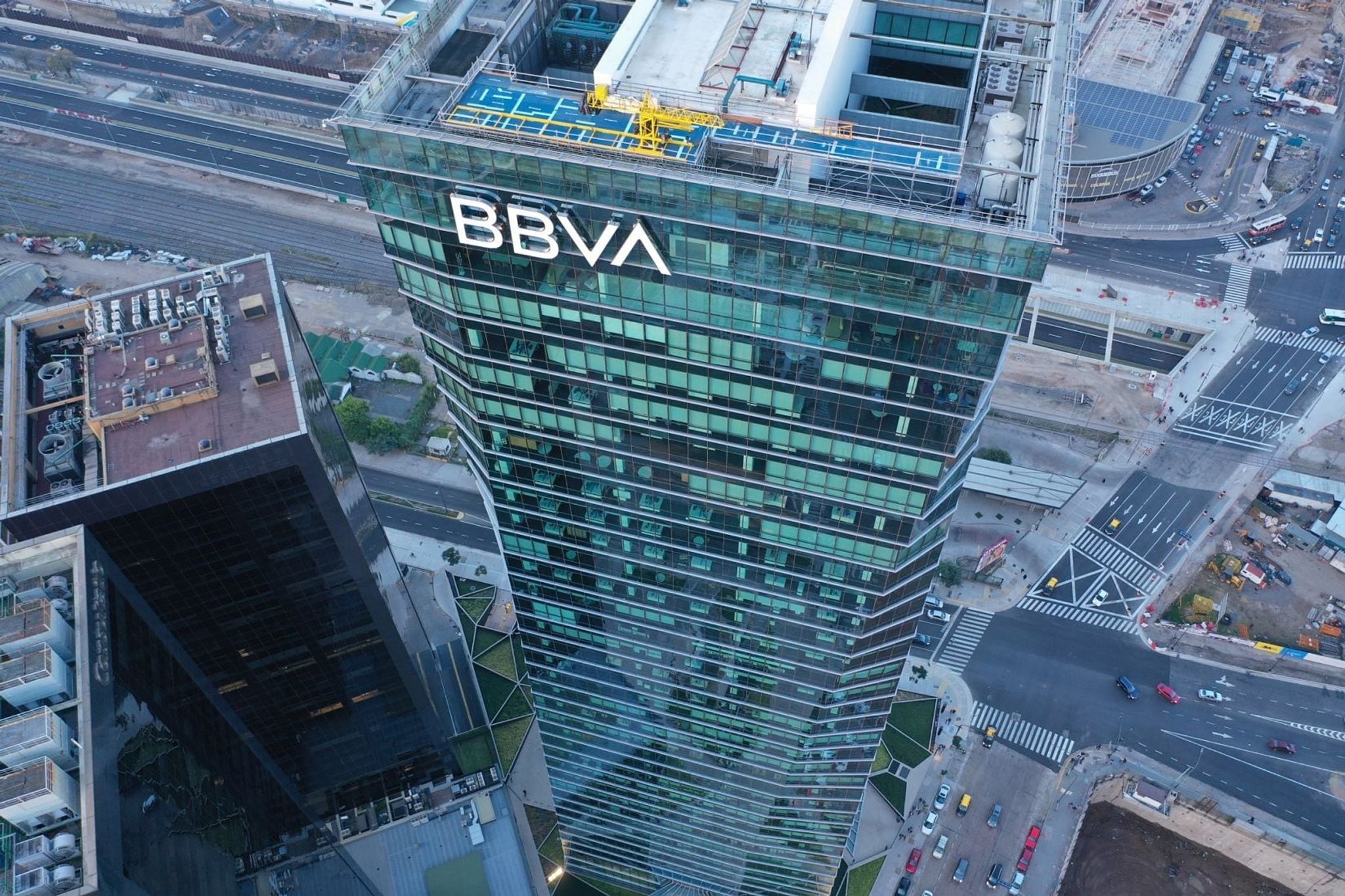 La economía argentina avanza hacia una etapa de “consolidación macroeconómica”, según un informe técnico de BBVA