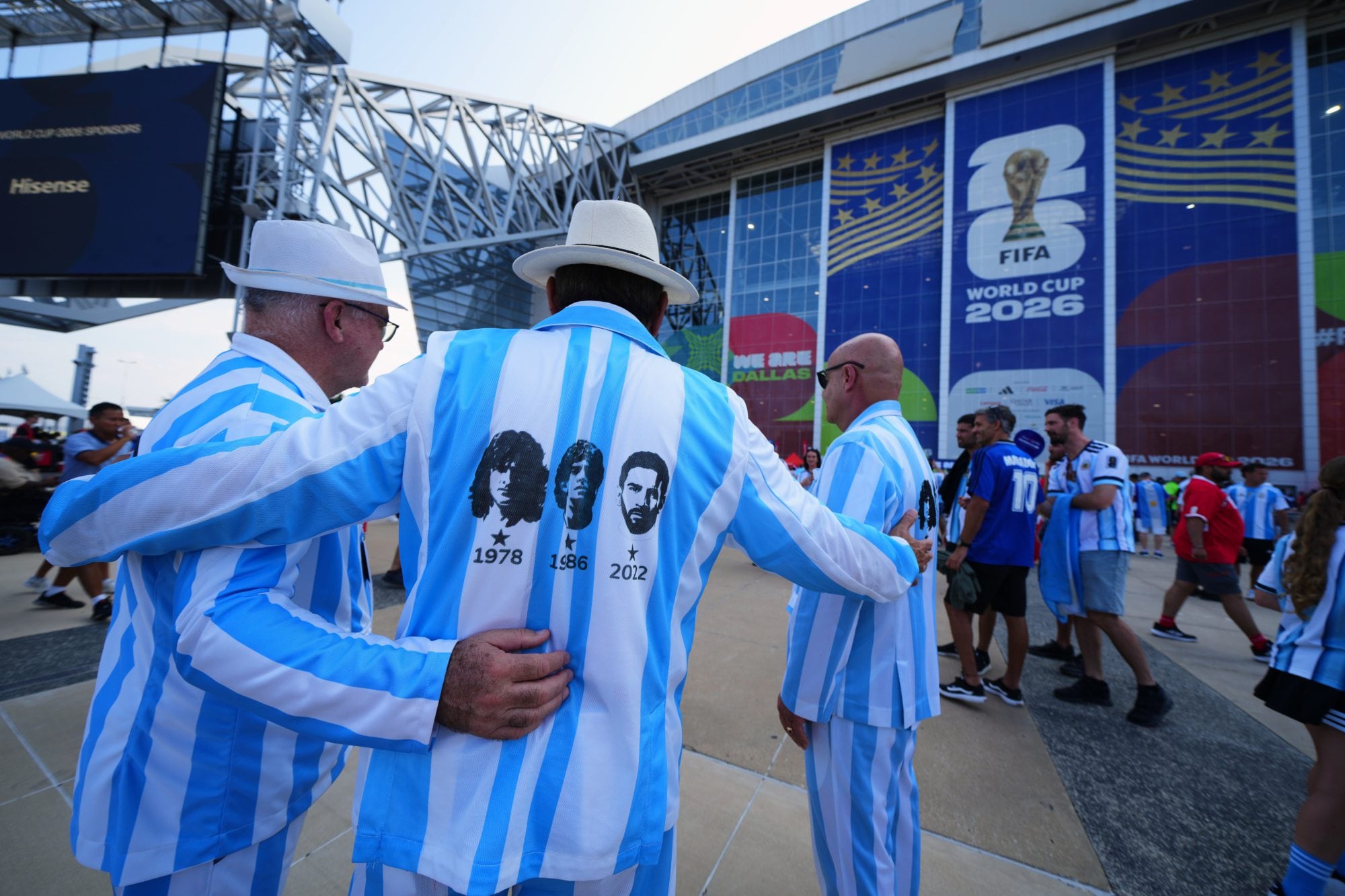 Los argentinos estuvieron en Kansas City y Arlington, y en los dieciseisavos de final visitarán Miami, donde su selección conquistó la Copa América en 2024; al Mundial norteamericano no le falta nada de clima en sus escenarios