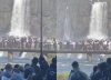 El momento en el que un turista se tiró al agua para recuperar el celular que se le cayó en las Cataratas