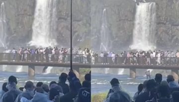 El momento en el que un turista se tiró al agua para recuperar el celular que se le cayó en las Cataratas