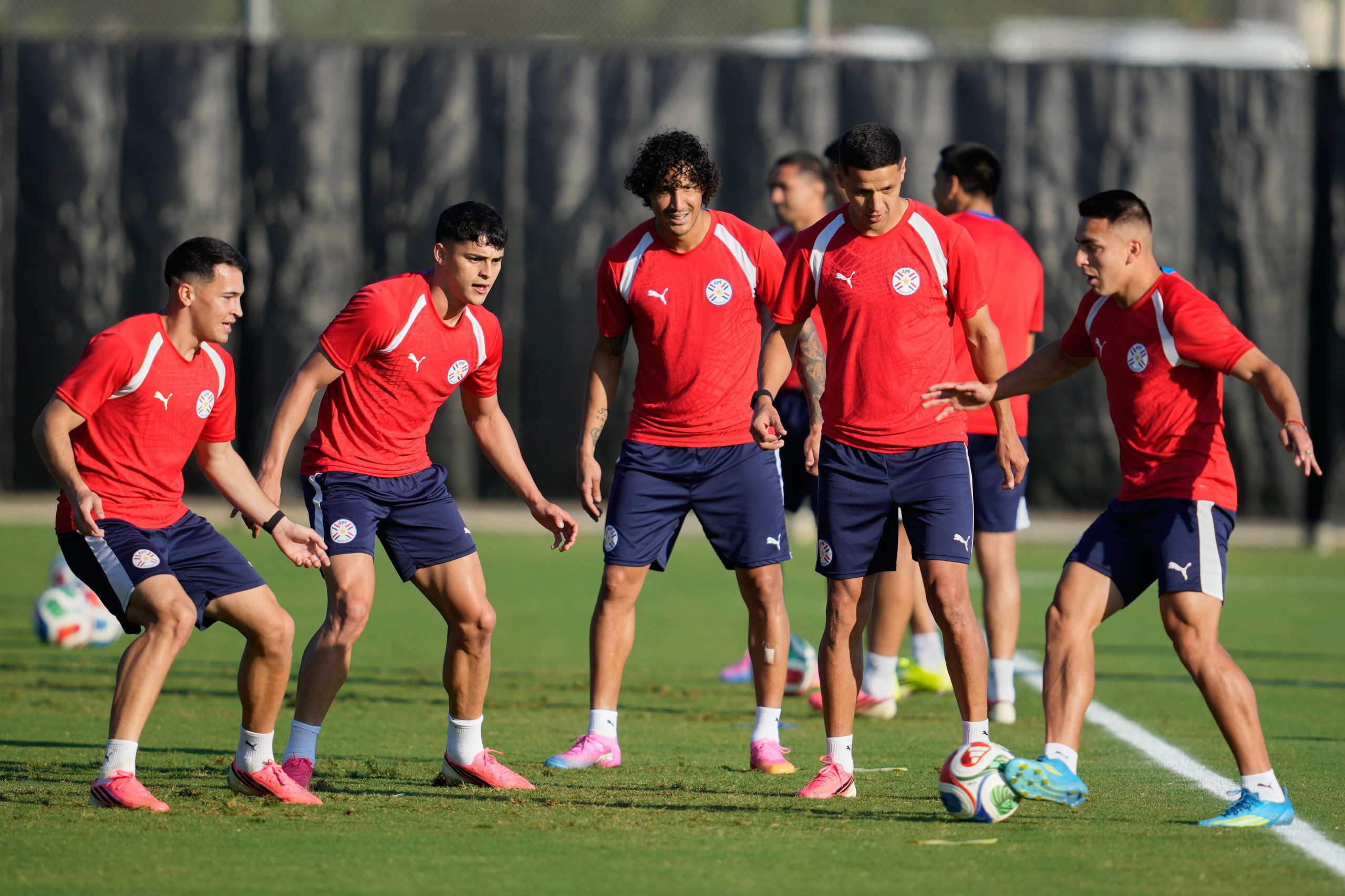 La Albirroja durante la última práctica en la previa del choque ante Turquía