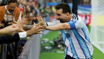Quién es el “hombre misterioso” al que Lionel Messi le dedicó su segundo gol en el partido ante Austria