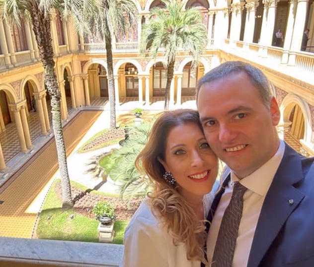 Adorni y Bettina Angeletti, en 2023, en la Casa Rosada