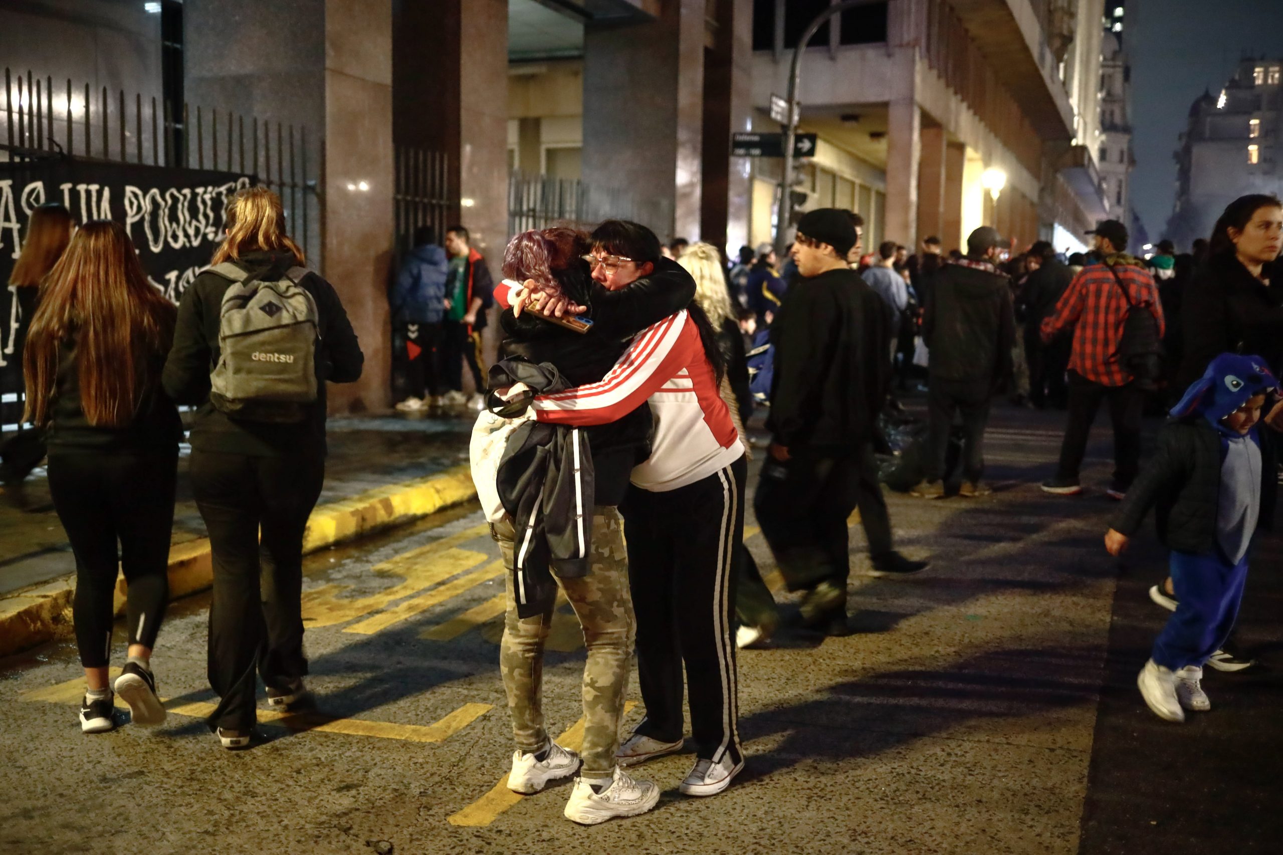 Miles de fanáticos llenaron Plaza de Mayo en la Misa Ricotera para despedir al Indio Solari