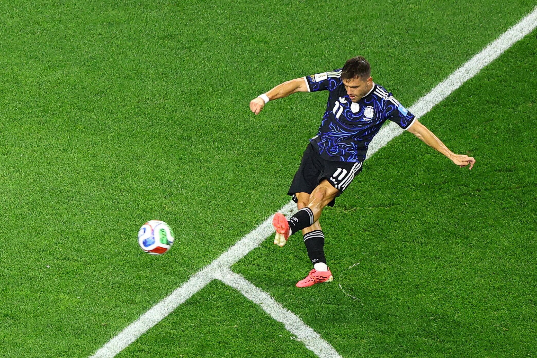 Soccer Football - FIFA World Cup 2026 - Group J - Jordan v Argentina - Dallas Stadium, Arlington, Texas, U.S. - June 27, 2026 Argentina's Giovani Lo Celso scores their first goal from a free kick REUTERS/Issei Kato     TPX IMAGES OF THE DAY