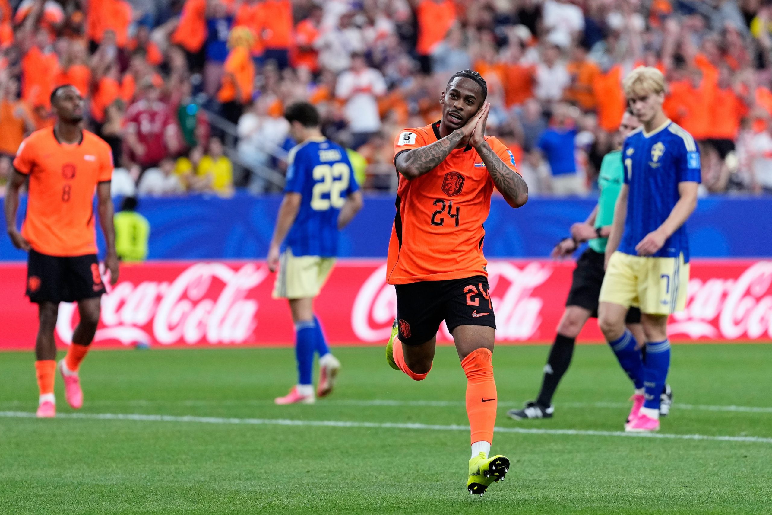 Crysencio Summerville celebra tras anotar el quinto gol de Holanda en la victoria 5-1 ante Holanda en el Grupo F del Mundial, el sábado 20 de junio de 2026, en Houston. (AP Foto/Ashley Landis)