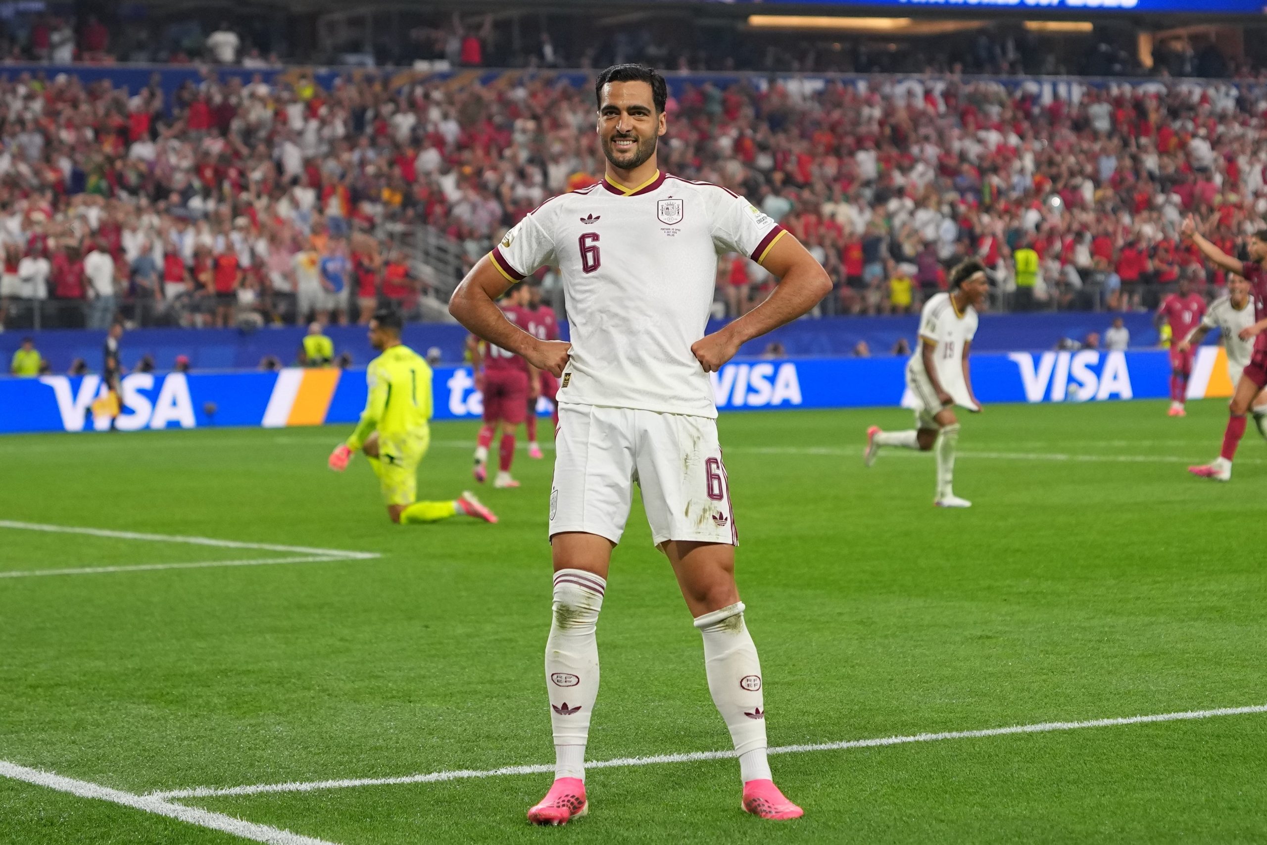 El festejo de Mikel Merino tras convertir el gol que metió a España en los cuartos de final