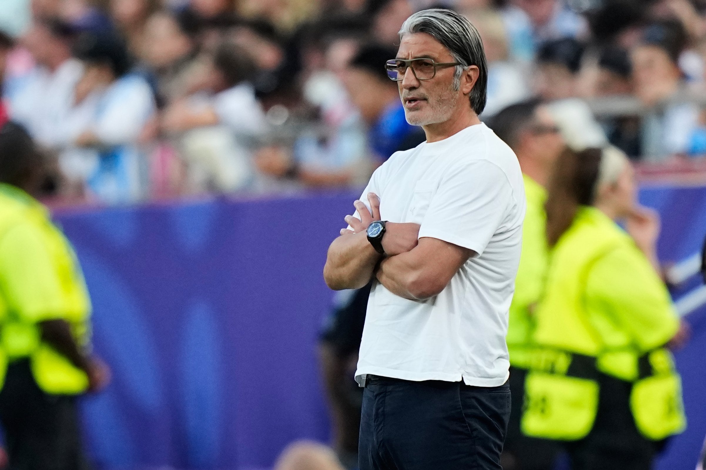 Murat Yakin mira el partido frente a Argentina 