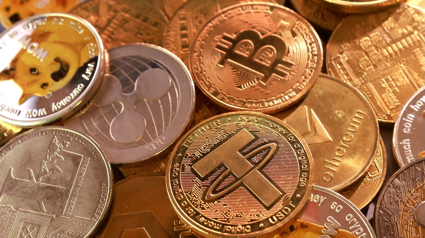 La familia Trump ganó una enorme fortuna con las criptomonedas (Foto: REUTERS/ Dado Ruvic/ Illustration).
