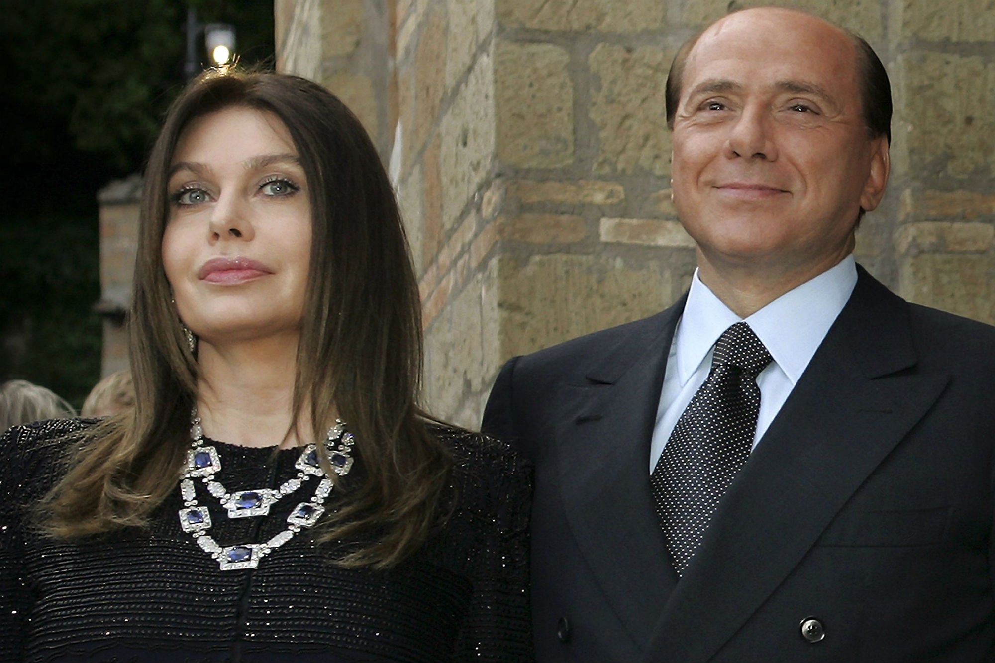 Verónica Lario y Silvio Berlusconi, en una imagen de 2004, cinco años antes de su divorcio