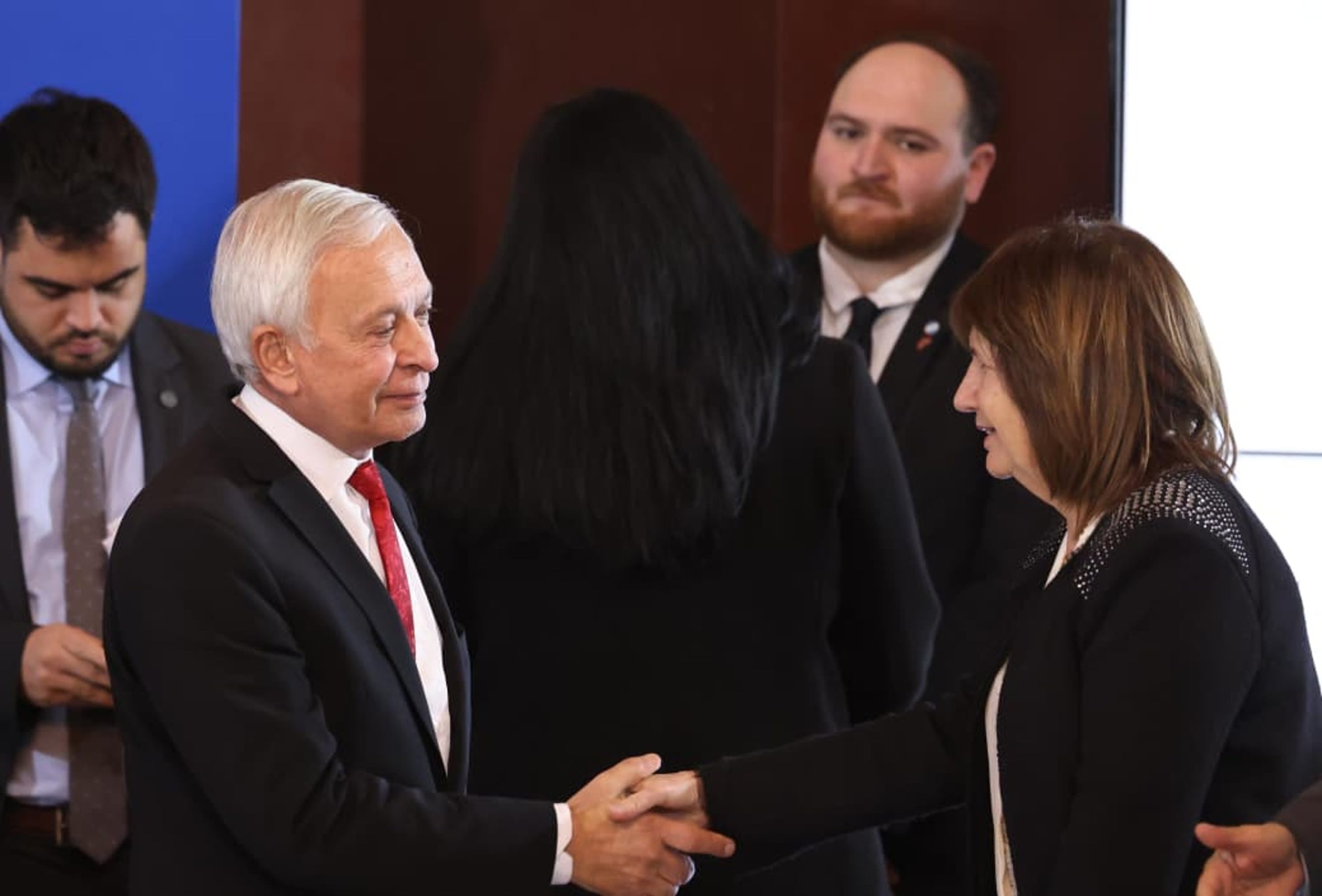 Pesino saluda a la senadora Patricia Bullrich