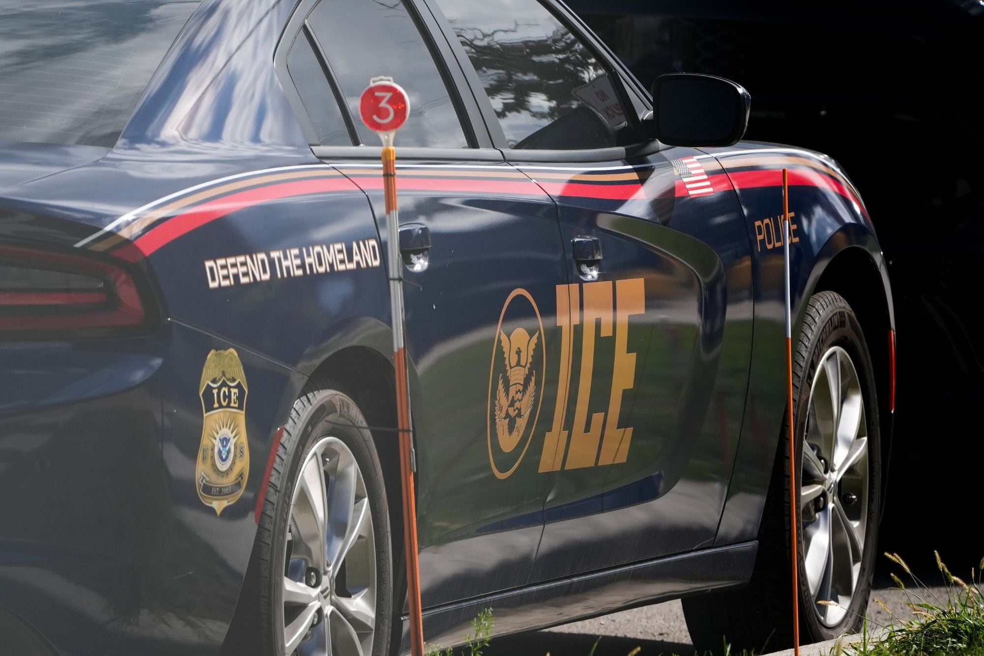 El efecto del ICE en California: miles de negocios latinos siguen en crisis