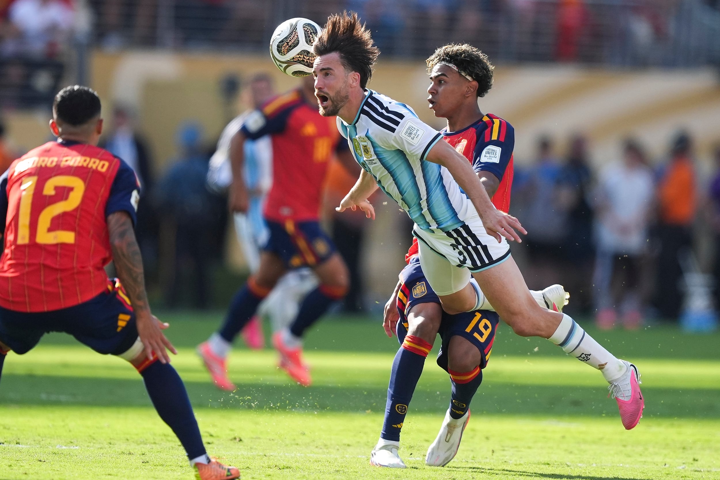 Pese al esfuerzo, la Selección no pudo empatar a España sobre el final del partido