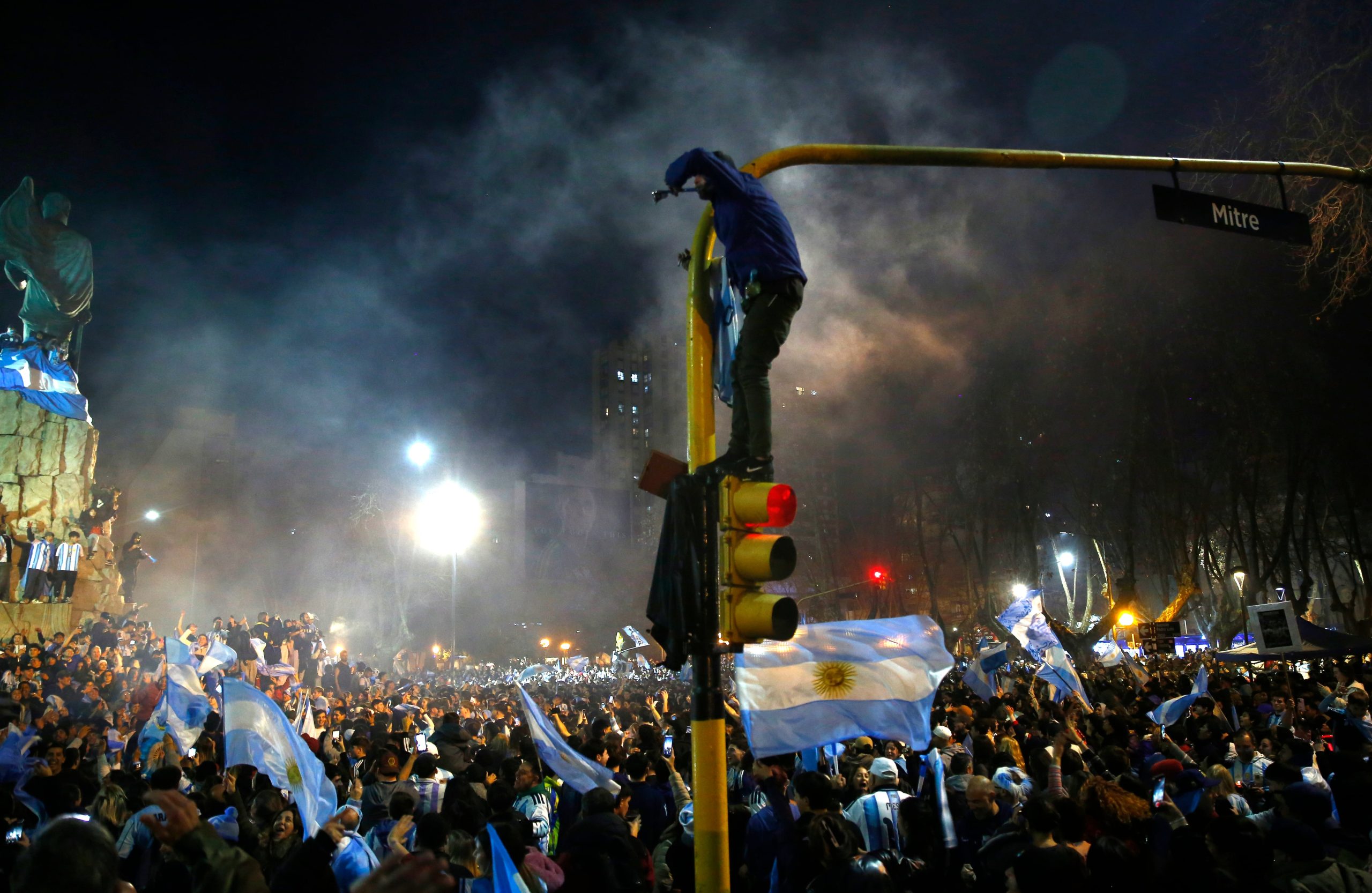 Festejos tras el triunfo de la selección argentina en la semifinal en Mar del Plata