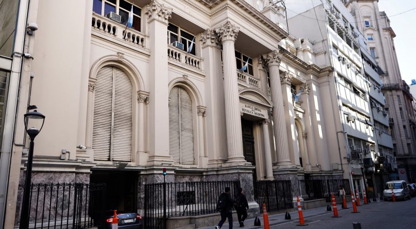 Siete reformas y una nueva batalla: por qué Milei va por la Carta Orgánica del Banco Central