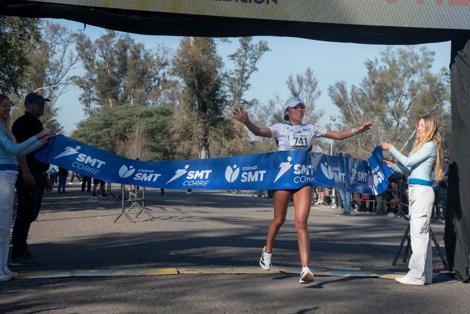 La salteña Nadine Vilca se quedó con el triunfo en los 21k. (Foto: SMT Corre).