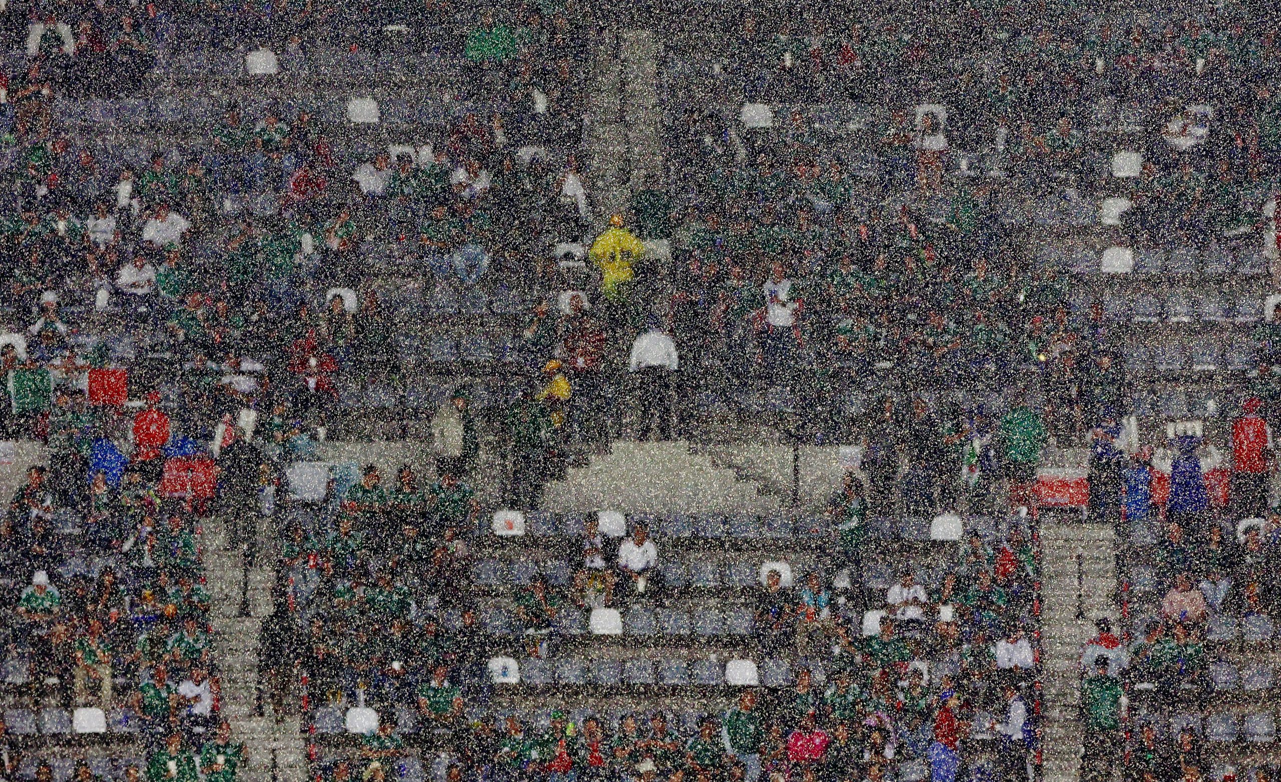 Llueve en el estadio Azteca y se retrasa la entrada en calor. (Foto: Reuters)