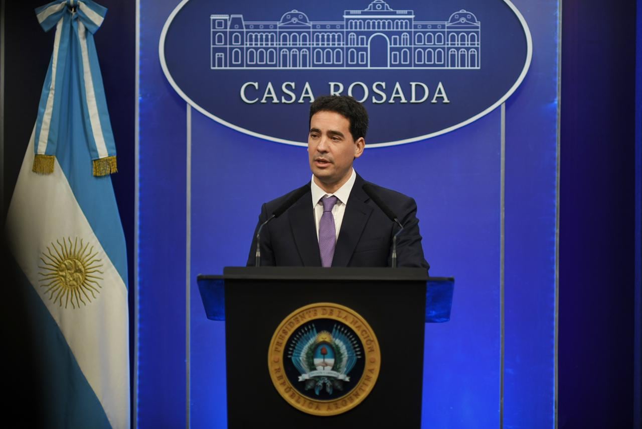 Adrián Ravier encabezó su primera conferencia de prensa como nuevo vocero del gobierno de Javier Milei. Casa Rosada