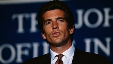 Entre teorías conspirativas y la verdad: a 27 años del día que John F. Kennedy Jr. estrelló su avión en el océano Atlántico